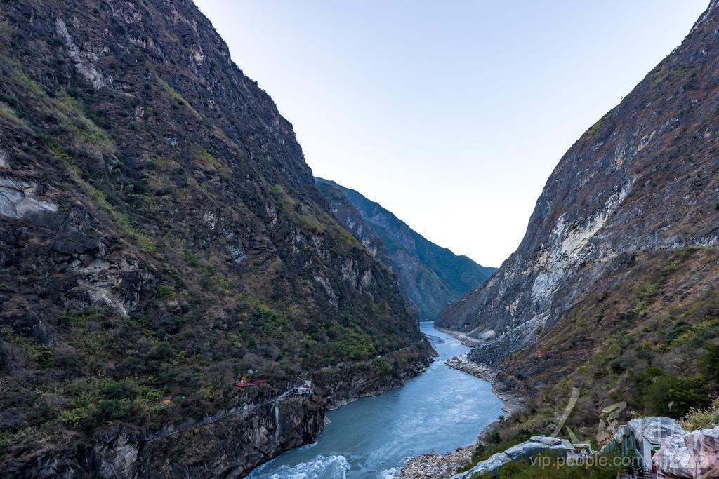 虎跳峡景区风光